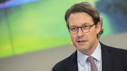 Bundesverkehrsminister Andreas Scheuer (CSU) fordert eine Spritpreisbremse ab zwei Euro.