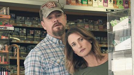 Bill Baker (Matt Damon) verliebt sich in die allein erziehende Mutter Virginie (Camille Cottin).