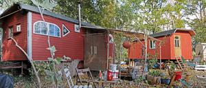 Bauwagen oder Tiny House? Die Grenze verläuft meist fließend, etwa hier bei der Wagenburg Herrmannswerder in Potsdam. 
