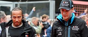 Zukünftige Teampartner. George Russell und Lewis Hamilton beim Belgien Grand Prix. 