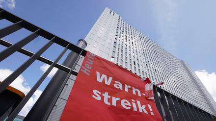 Im August waren es noch tageweise Warnstreiks - nun wollen die Pflegekräfte an der Charité unbefristet die Arbeit niederlegen.