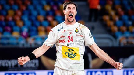 Viran Morros, Abwehrchef der spanischen Nationalmannschaft, soll seine Erfahrung an jüngere Spieler weitergeben.