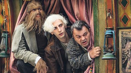 Wolfsmann Fulvio (Claudio Santamaria), Insektenflüsterer Cencio (Pietro Castellitto) und der magnetische Mario (Giancarlo Martini) sind drei Viertel der „Fantastic Four“.