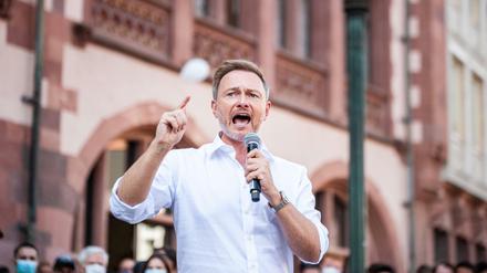Der FDP-Bundesvorsitzende Christian Lindner auf Wahlkampftour in Frankfurt am Main. 