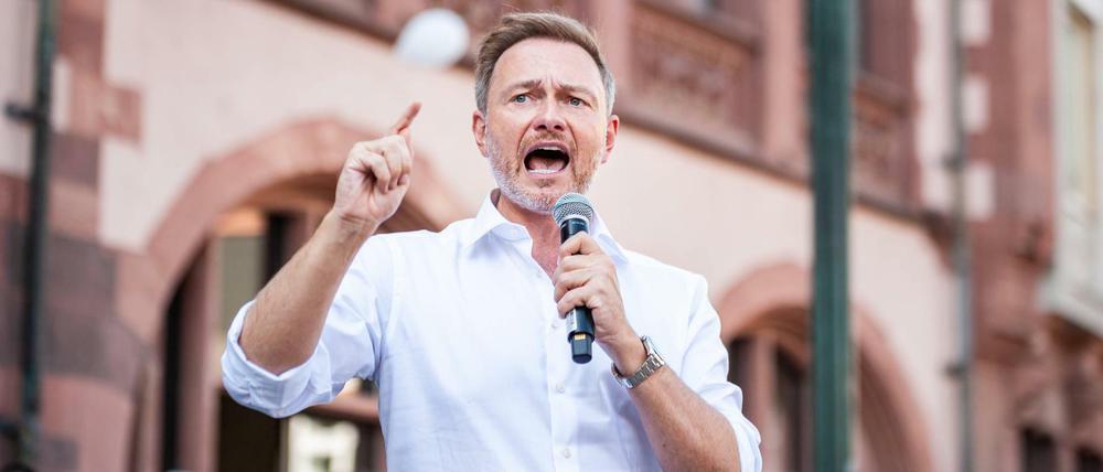 Der FDP-Bundesvorsitzende Christian Lindner auf Wahlkampftour in Frankfurt am Main.