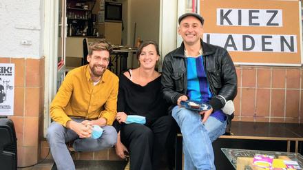 Dominik Haubrich, Nina Warneke und Ilker Egilmez vom Kiezladen L12 – Begegnungsraum für die Nachbarschaft.