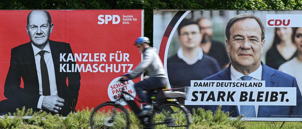 Wahlplakate von SPD und CDU in Frankfurt/Main 