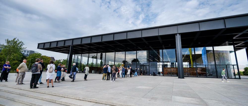 Knapp drei Wochen nach Wiedereröffnung der Neuen Nationalgalerie gibt es einen neue Leitung. Klaus Biesenbach wird ab 2022 Direktor.