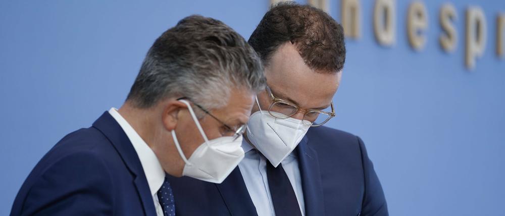 RKI-Chef Wieler und Bundesgesundheitsminister Spahn beraten zur aktuellen Corona-Lage.