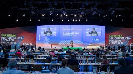 Markus Söder, Parteivorsitzender und Ministerpräsident von Bayern, spricht beim Parteitag der CSU. 