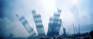 Immer noch unbegreiflich: Reste des WTC im Schutt und Rauch nach den Anschlägen.