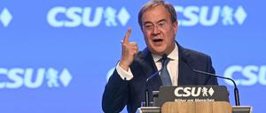 Unionskanzlerkandidat Armin Laschet (CDU) bei der CSU 
