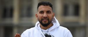 Der vegane Kochbuchautor, Antisemit und Neonazi Attila Hildmann ist offenbar das Ziel von Hackern geworden.