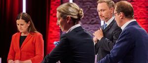 Linken-Parteivorsitzende Janine Wissler, AfD-Fraktionschefin Alice Weidel, FDP-Chef Christian Lindner und CSU-Landesgruppenchef Alexander Dobrindt beim Vierkampf.