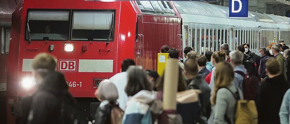 Für die Bahnkunden ist es eine gute Nachricht, dass die Tarifpartner auf dem Weg der Einigung sind.