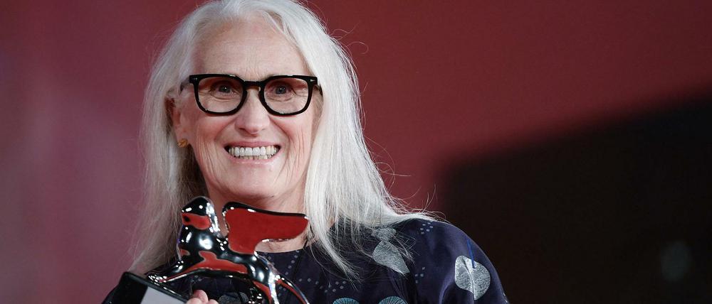 Erst Cannes, nun auch Venedig: Jane Campion gewinnt für ihren Western „The Power of the Dog“ den Regiepreis.