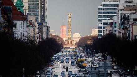 Wie weiter mit dem Straßenverkehr - in Berlin und anderswo? Darüber gibt es ganz unterschiedliche Ansichten.