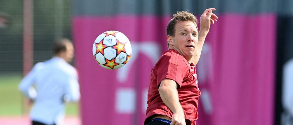 Zum Glück spielt der Trainer in Barcelona nicht mit. Julian Nagelsmann.