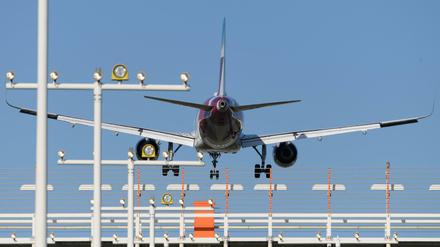 Ein Flugzeug vom Typ Airbus A320.