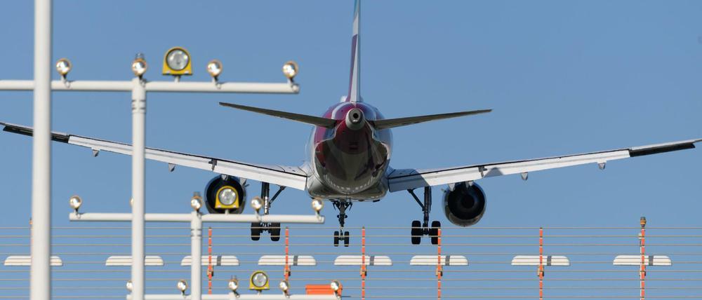 Ein Flugzeug vom Typ Airbus A320.