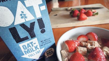 Der Hafermilchhersteller Oatly setzt auf Nachhaltigkeit. Kein Tierleid und weniger Treibhausgase lautet sein Versprechen.