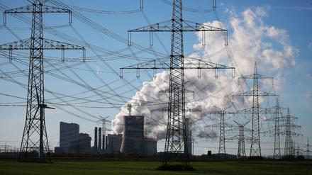 Braunkohlekraftwerk Niederaußem des Energieversorgungskonzerns RWE bei Bergheim (Archivbild) 