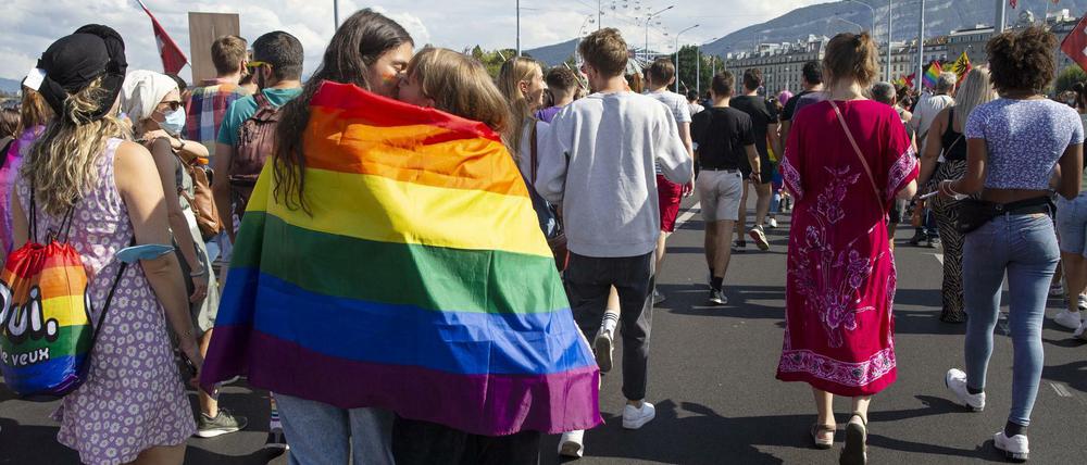 Eine LGBTIQ+ Pride-Parade in Genf diesen Monat.