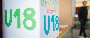 In insgesamt 400 U18-Wahllokalen kann in ganz Berlin abgestimmt werden, sie sind in Schulen, Freizeitstätten und Jugendzentren eingerichtet.