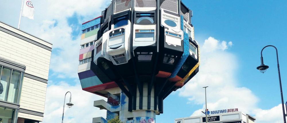 Wahrzeichen im Berliner Südwesten: Der Bierpinsel in Berlin-Steglitz.