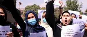 Seit der Machtübernahme der Taliban kämpfen Frauen für ihre Rechte.