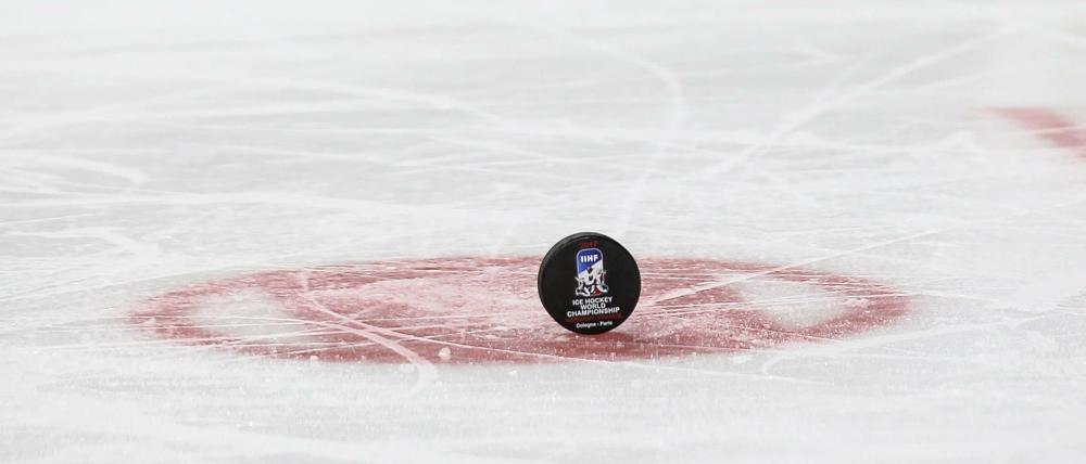 Für wen fällt der Puck. Im Welteishockey steht eine wichtige Entscheidung an.