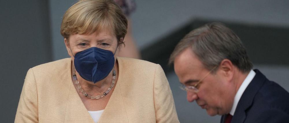 CDU-Kanzlerkandidat Armin Laschet (CDU) und die scheidende Kanzlerin Angela Merkel.