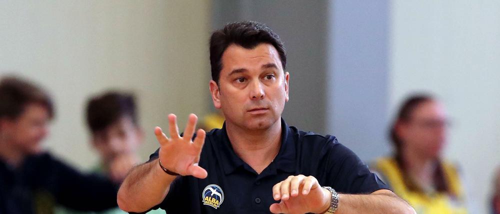 Israel Gonzalez, 46, ist seit Beginn der Vorbereitung Headcoach von Alba Berlin.