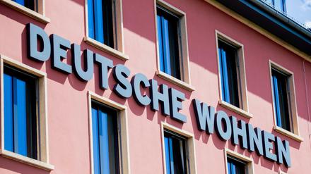 Berlin kauft den Konzernen Vonovia und Deutsche Wohnen mehr als 14.000 Wohnungen ab.