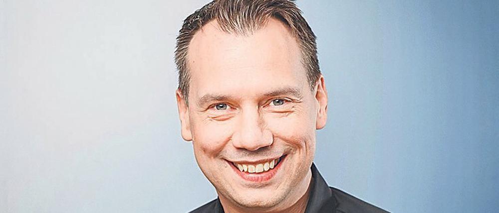 Kann er auch Talkshow? Bestsellerautor Sebastian Fitzek versucht es beim RBB.