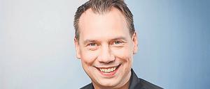 Kann er auch Talkshow? Bestsellerautor Sebastian Fitzek versucht es beim RBB.