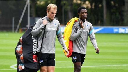 Hilfe von unten. Weil die Personalnot in der Innenverteidigung von Hertha BSC groß ist, helfen Cimo Röcker (l.) und Christalino Atemona aus der U 23 bei den Profis aus.