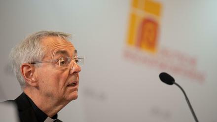 Ludwig Schick, Erzbischof von Bamberg, spricht während eines Pressegesprächs zum Ende des Afghanistaneinsatzes der Bundeswehr.