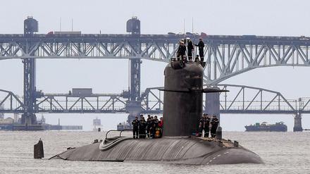 Auf diesem von der U.S. Navy zur Verfügung gestellten Foto durchquert das französische U-Boot FNS Amethyste (S605) Thames River und bereitet sich auf die Ankunft in der Naval Submarine Base New London in Groton, Conn. am 1. September 2021 vor.