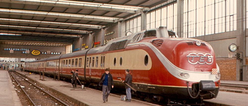 In der  Zeit vor dem ICE war der TEE "der" Schnellzug in Deutschland.