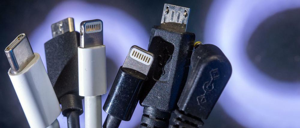 Schluss mit dem Kabelsalat: Die EU plant ein einheitliches Ladekabel für Handys.