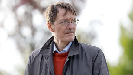 Gesundheitspolitiker Lauterbach plädiert für eine breitere Anwendung des 2G-Modells.