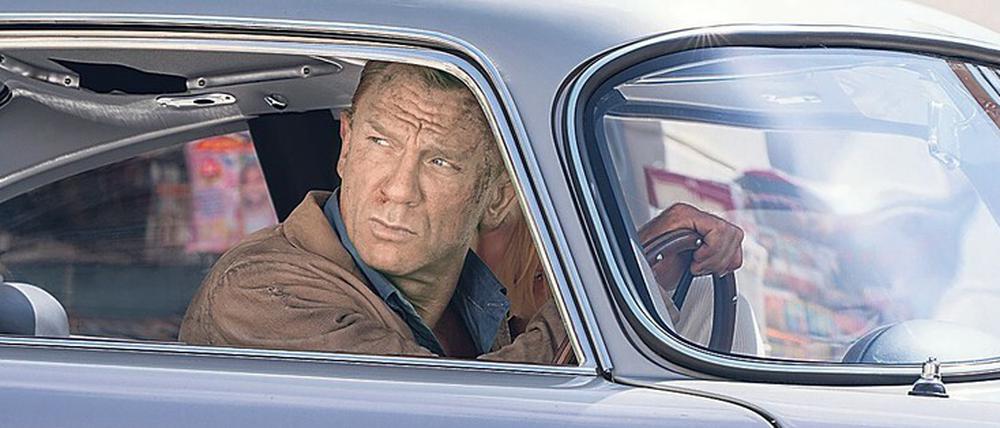 Daniel Craig fährt im neuen Bond-Film "Keine Zeit zu sterben" wieder den berühmten Aston Martin DB5.