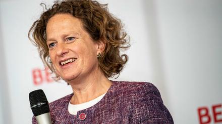 Aletta von Massenbach, zukünftige BER-Chefin, äußerte sich nach der Aufsichtsratssitzung zur finanziell schwierigen Lage des Flughafens. 