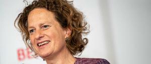 Aletta von Massenbach, zukünftige BER-Chefin, äußerte sich nach der Aufsichtsratssitzung zur finanziell schwierigen Lage des Flughafens. 