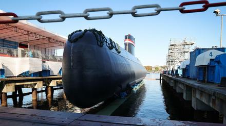 Ein für Ägypten gebautes U-Boot liegt auf der Werft von Thyssenkrupp Marine Systems.
