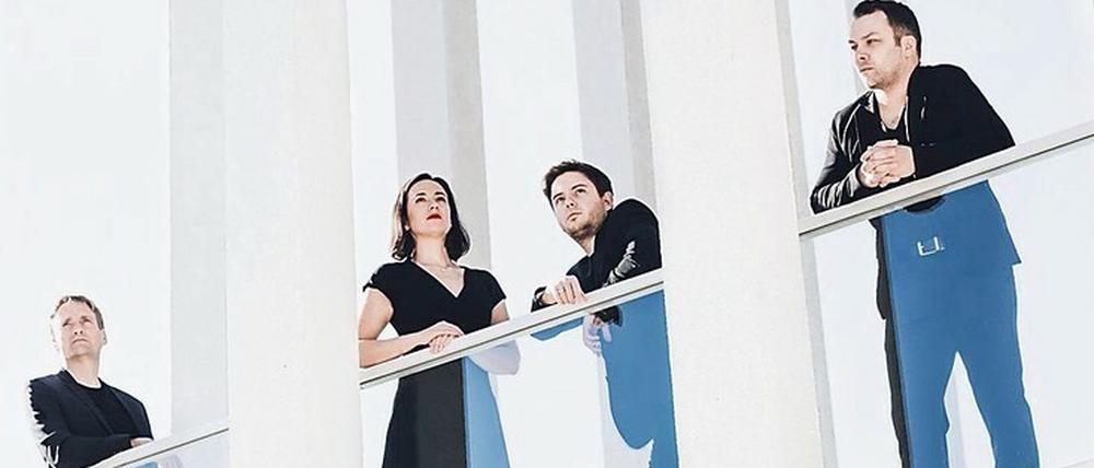 Wolfram Brandl und Krzysztof Specjal (Violine), Yulia Deyneka (Viola) und Claudius Popp (Cello) bilden das Streichquartett der Berliner Staatsoper.