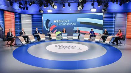 In der Schlussrunde diskutieren die sieben Spitzenkandidaten ein letztes Mal.