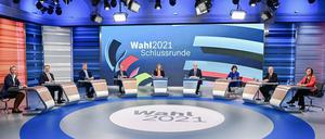 In der Schlussrunde diskutieren die sieben Spitzenkandidaten ein letztes Mal.