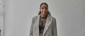 Christl Clear nennt sich, frei nach dem Liedermacher Wolfgang Ambros, eine "Blume aus dem Gemeindebau".